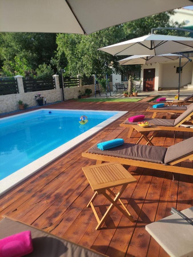 Apartment Karla Snb Лозовац Екстер'єр фото