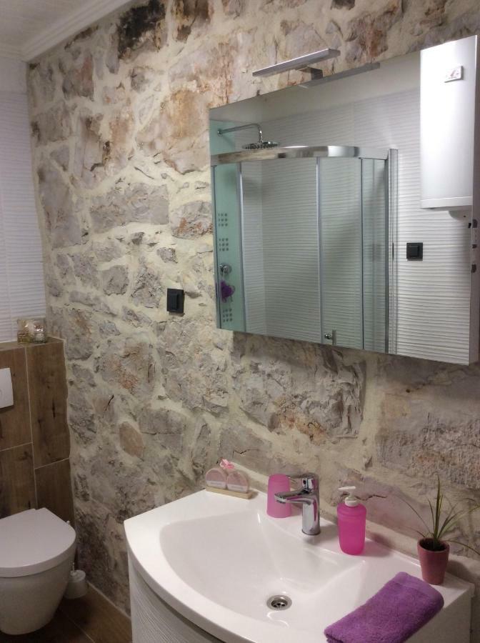 Apartment Karla Snb Лозовац Екстер'єр фото