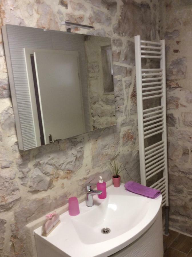 Apartment Karla Snb Лозовац Екстер'єр фото