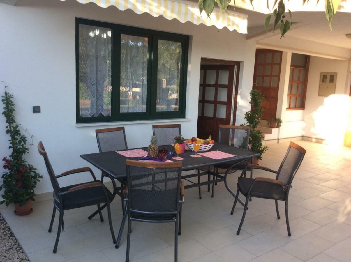 Apartment Karla Snb Лозовац Екстер'єр фото