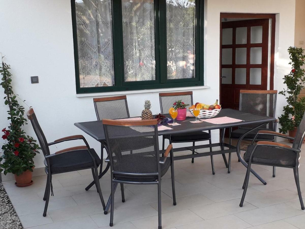 Apartment Karla Snb Лозовац Екстер'єр фото