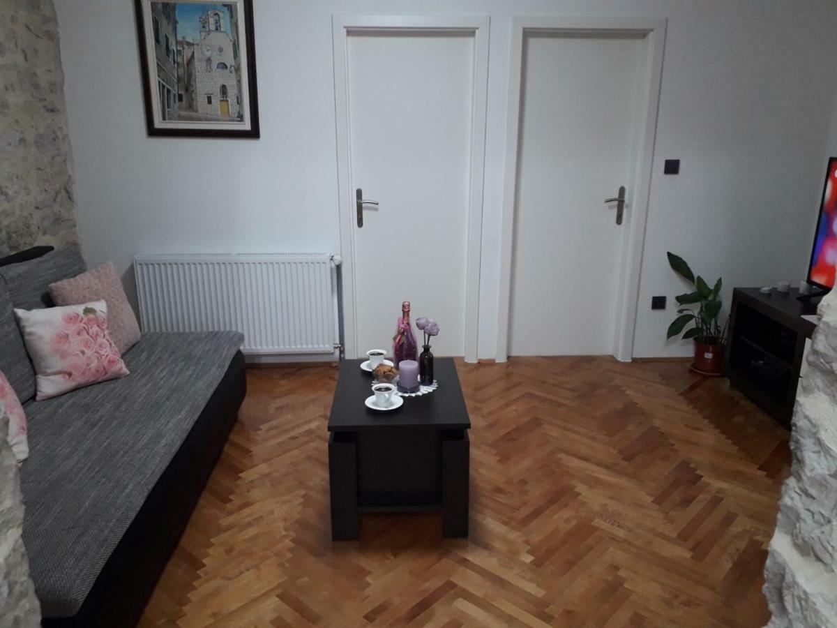 Apartment Karla Snb Лозовац Екстер'єр фото
